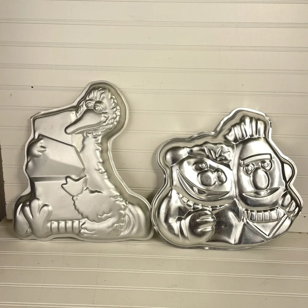 Wilton Sesame Street Big Bird Bert & Ernie Cake Pan Mold 502-7432 502-2065